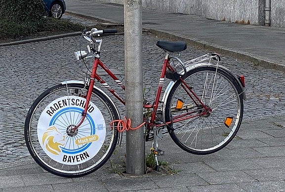 Fahrrad mit Werbung für den Radentscheid Bayern
